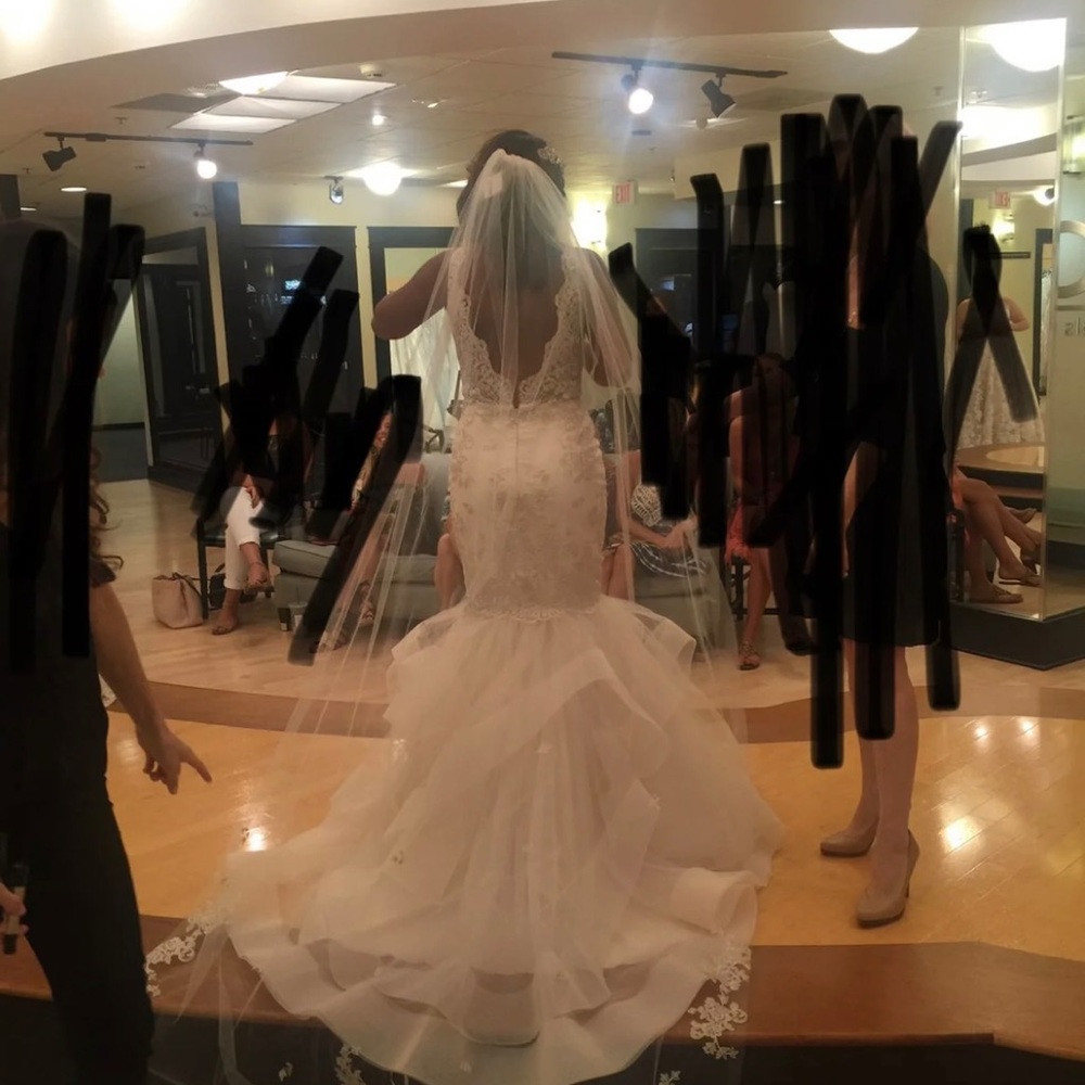 Wedding dress - Picture 4 of 4